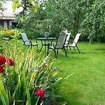 Pensjonat Piibelehe Guest *