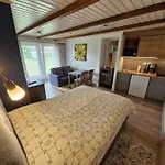 Piibelehe Guest * Kuressaare
