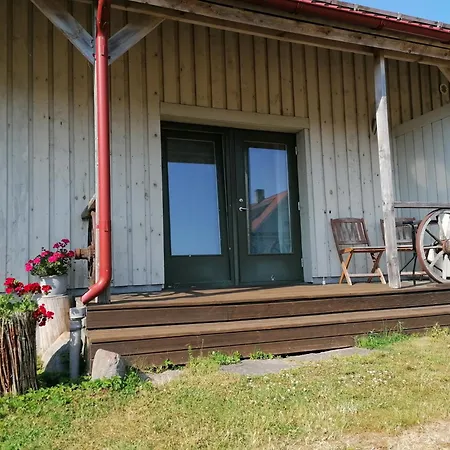 Piibelehe Garden Guesthouse & Caravan Park *