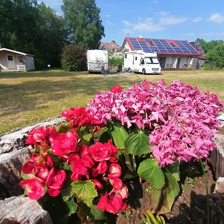 Casa de hóspedes Piibelehe Garden Guesthouse & Caravan Park Kuressaare