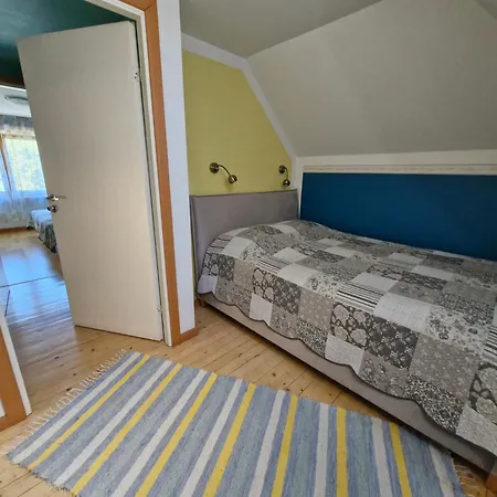 Casa de hóspedes Piibelehe Garden Guesthouse & Caravan Park Kuressaare