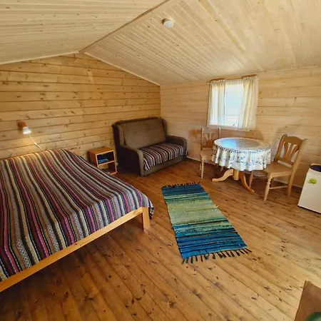Piibelehe Garden Guesthouse & Caravan Park Casa de hóspedes Kuressaare