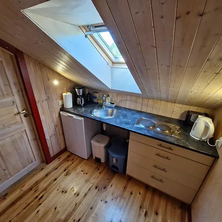 Piibelehe Garden Guesthouse & Caravan Park * Kuressaare