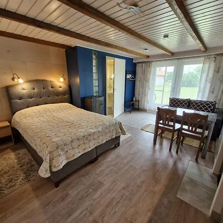 Piibelehe Garden Guesthouse & Caravan Park *