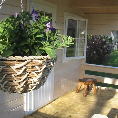 Piibelehe Garden Guesthouse & Caravan Park Kuressaare