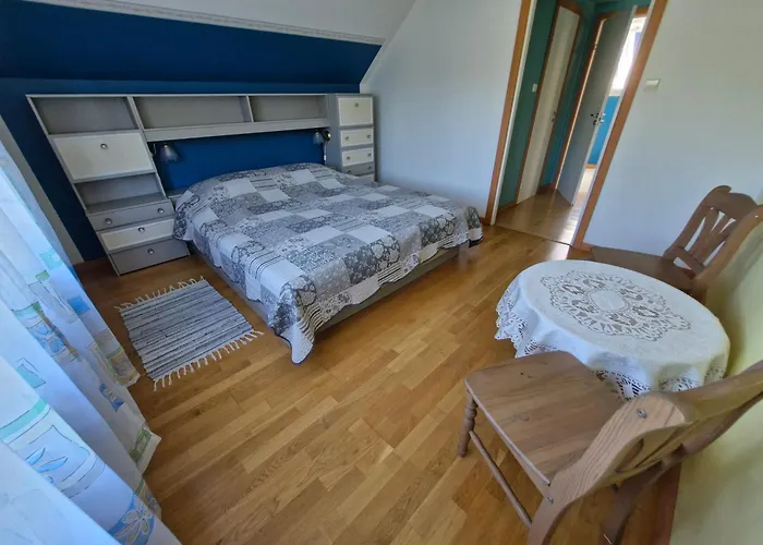 Piibelehe Guest Maison d'hôtes Kuressaare