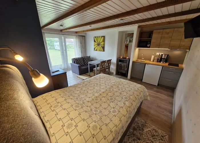 Piibelehe Guest * Kuressaare